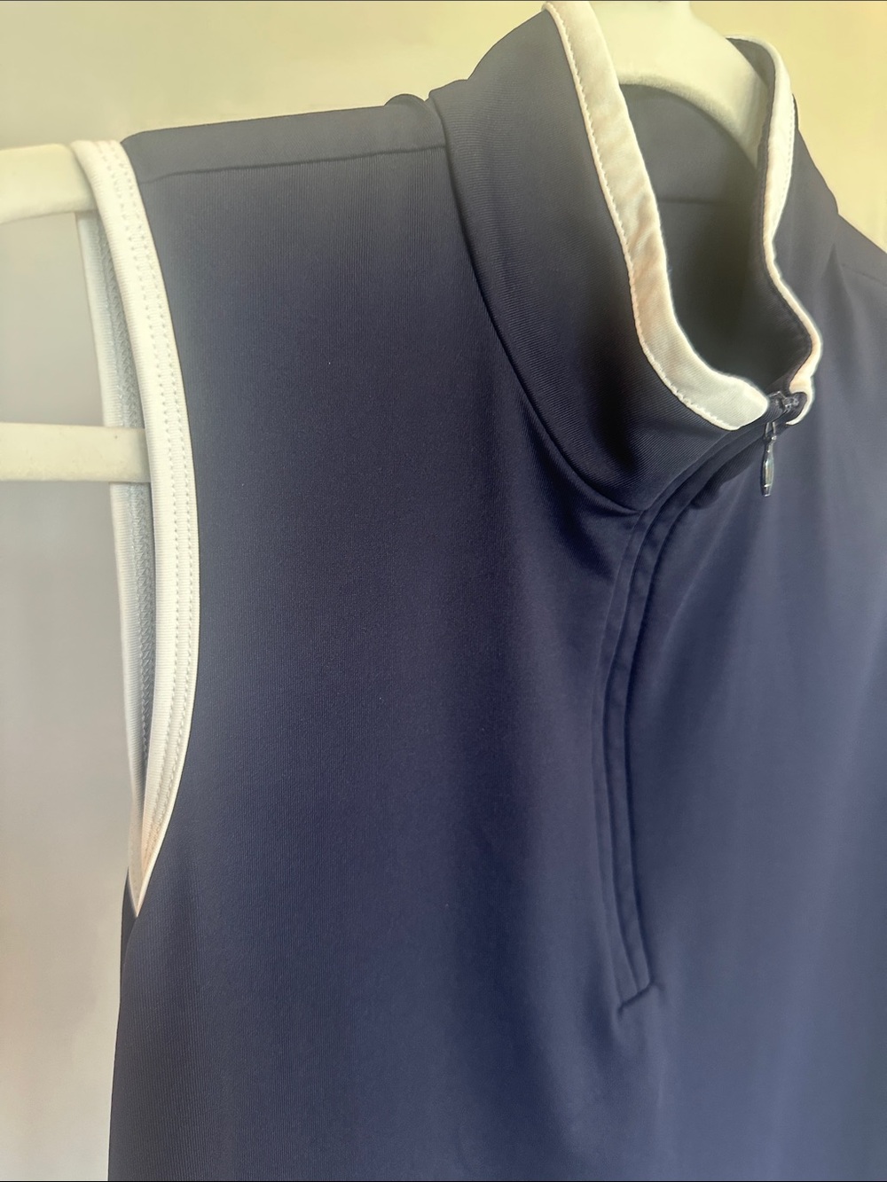 J. McLaughlin Aelia Navy Blue Fitted Tennis Golf Tank Top Size Small - Picture 3 of 8